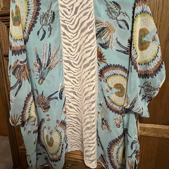 UMGEE cardigan, size small/medium, with lace in the medium of the back - Picture 3 of 5